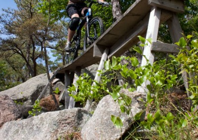 Montague X90 folding mountain bike riding small bridge